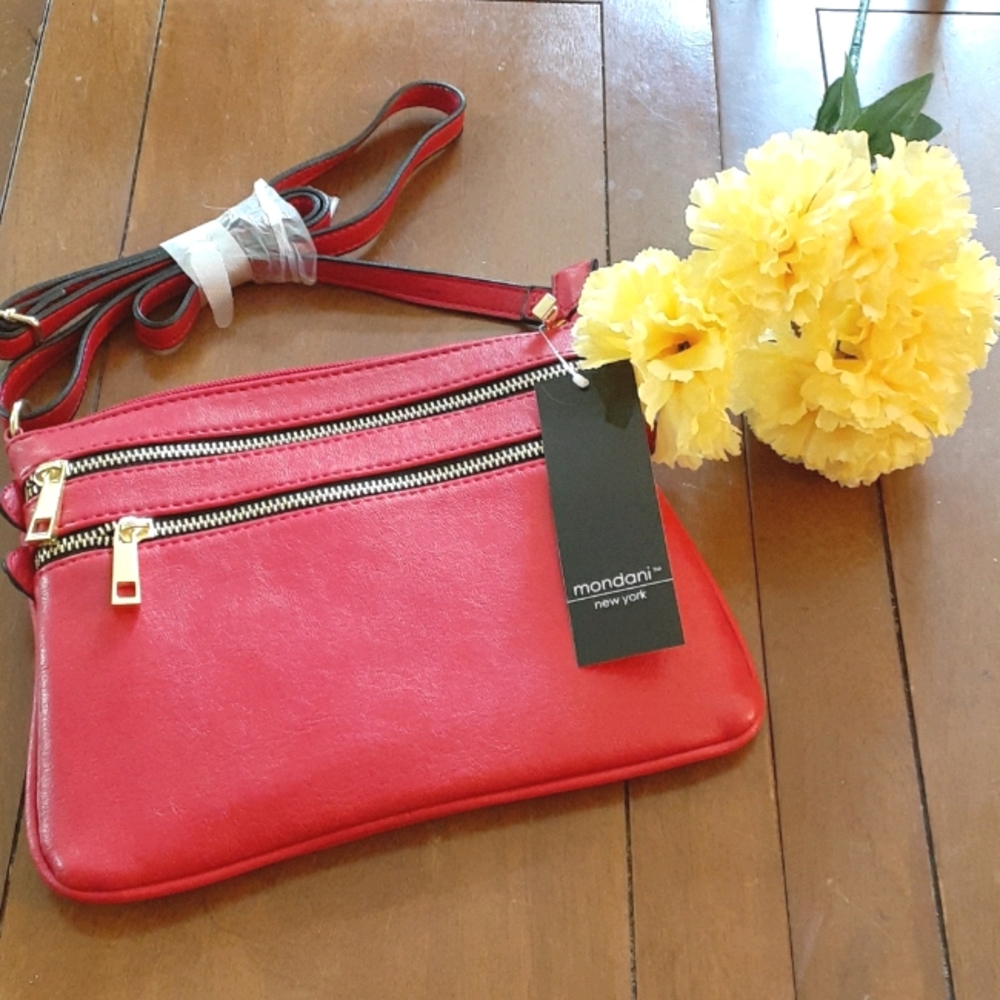 SOLD *Mondani Red NWT Stacy Crossbody Bag,Cute! - Picture 1 of 5